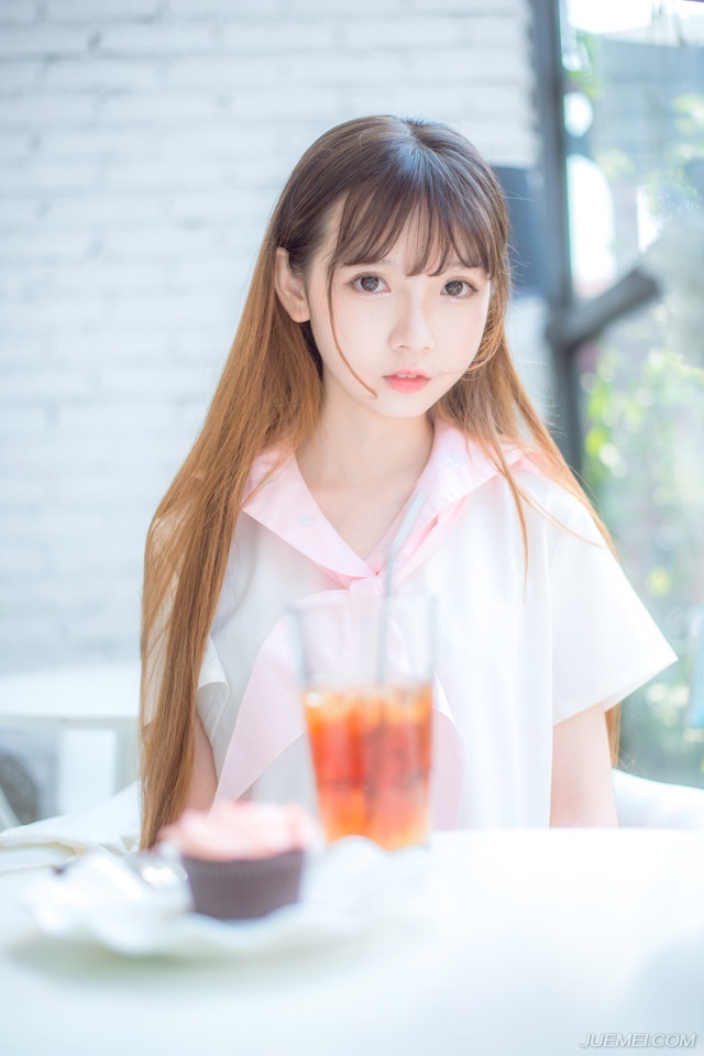 路还很长，难免心酸皱眉，但无论怎样，别松手就好。
